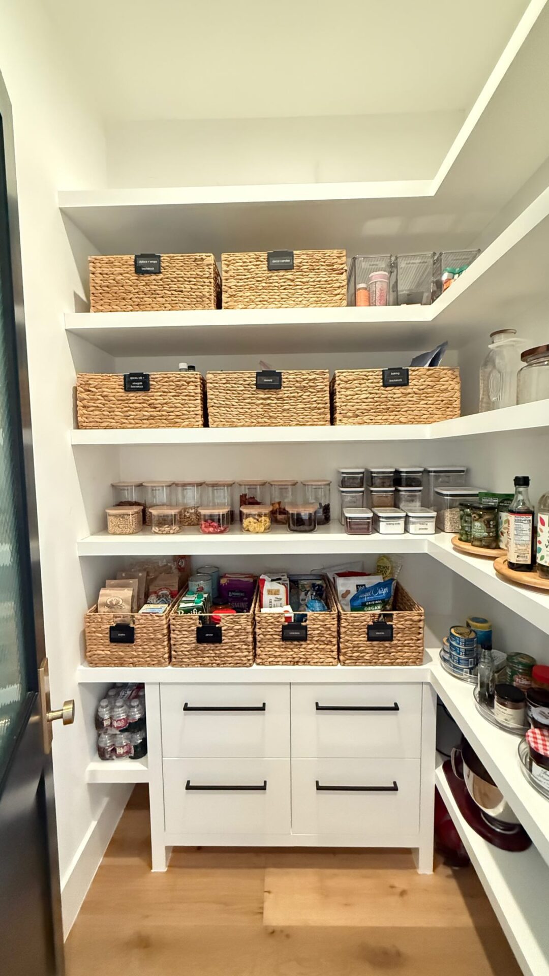 When your home is chaotic, your mind has no place to rest.
But when your space is organized? That’s when your nervous system exhales. 💨

Every labeled bin, every tidy drawer, every system that just works gives your brain one less thing to manage. Organization isn’t about perfection—it’s about peace.

So if your anxiety spikes every time you open a closet, it might be time to make room for the good stuff. 😉

#organizing #homeorganizing #professionalorganizer #betterlife #makeroomforthegoodstuff